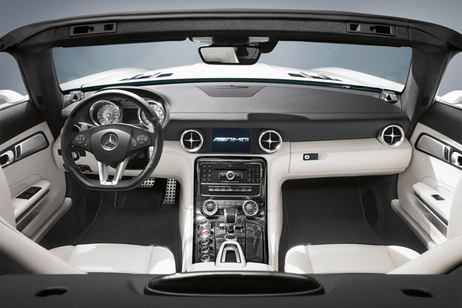 Mercedes SLS AMG - интерьер
